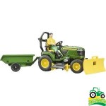 Tractor de cosit John Deere cu remorcă și grădinar Tractor de cosit John Deere cu remorcă și grădinar